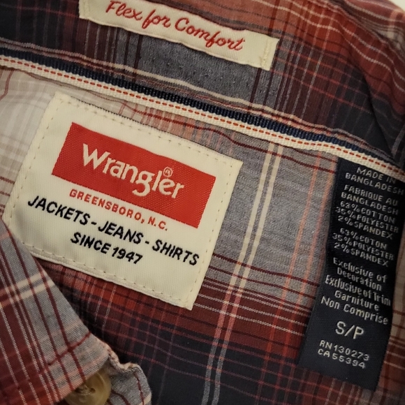 Wrangler western slim flex fit snap button LS size small - Picture 6 of 6